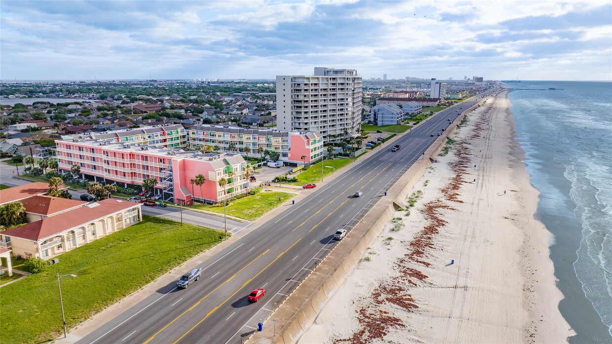 Foto principal - 7820 Seawall Blvd