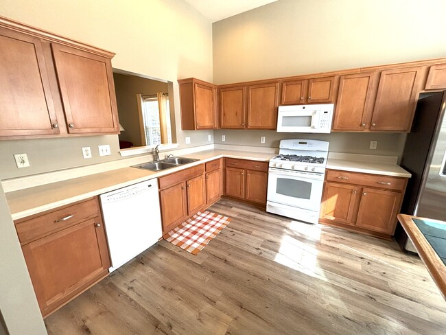 Foto del edificio - 232 N Honey Springs Ave