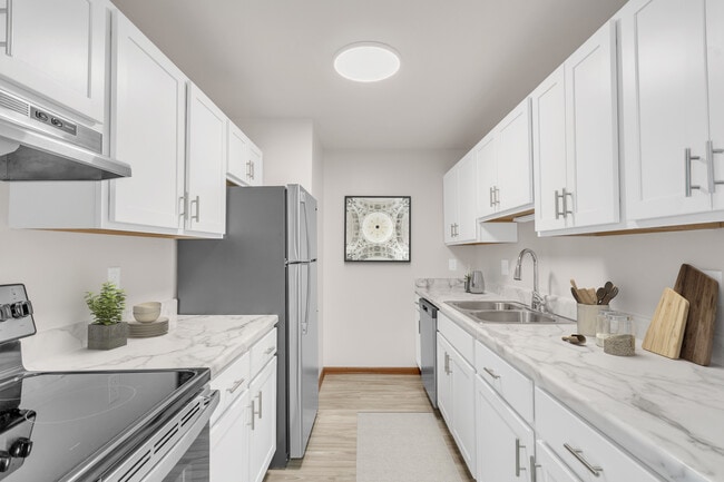 Building Photo - Stonegate Apartments