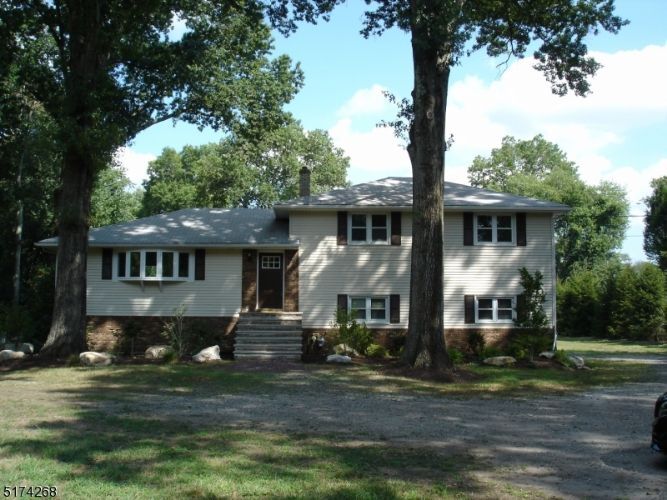 Primary Photo - 52 Hillview Rd