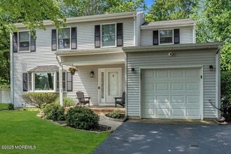 Building Photo - 11 Applebey St