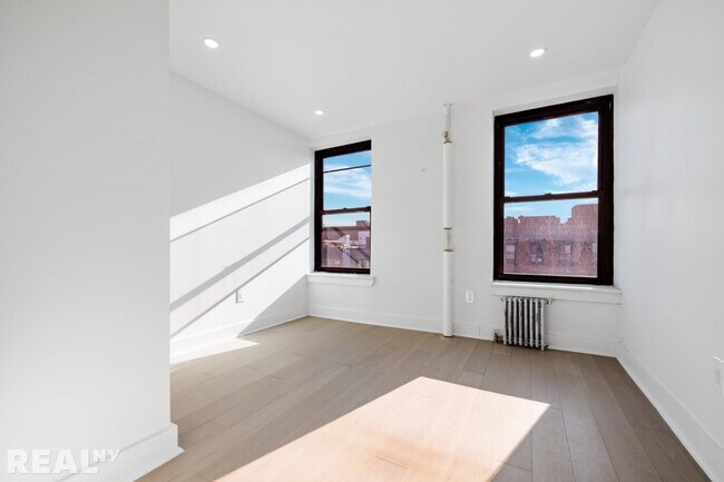 Foto del edificio - 167 First Avenue