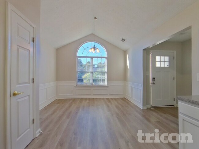 Foto del edificio - 5545 Amber Cove Way