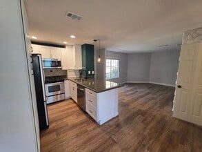 Building Photo - 436 Lime Ave