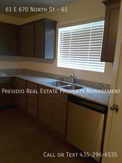 Foto del edificio - 61 E 670 N St