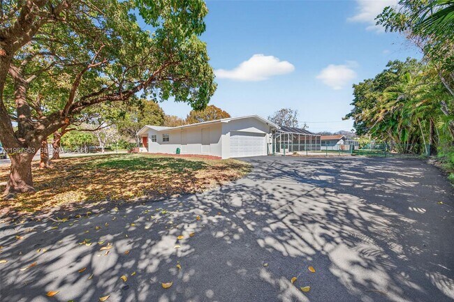 Foto del edificio - 7280 SW 128th St