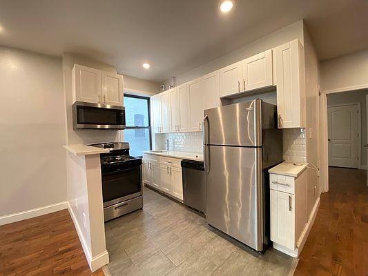 Foto principal - 2 bedroom in New York NY 10034