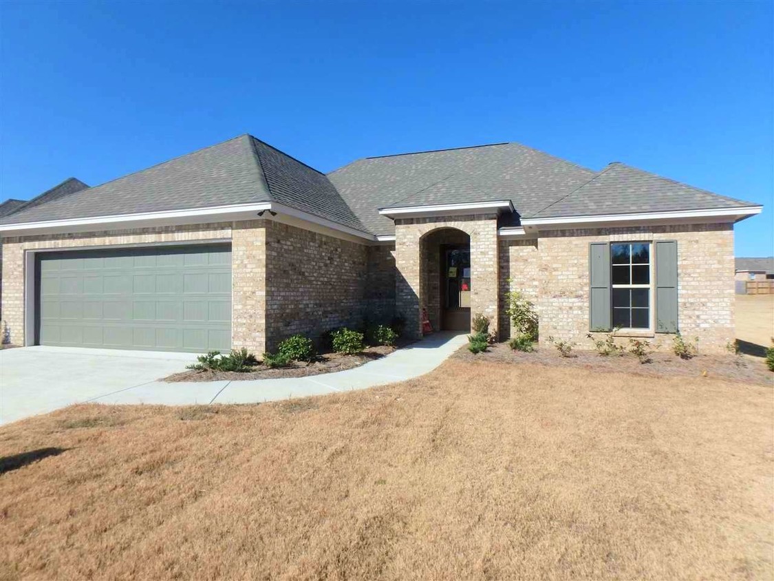Primary Photo - 125 Woodscape Dr