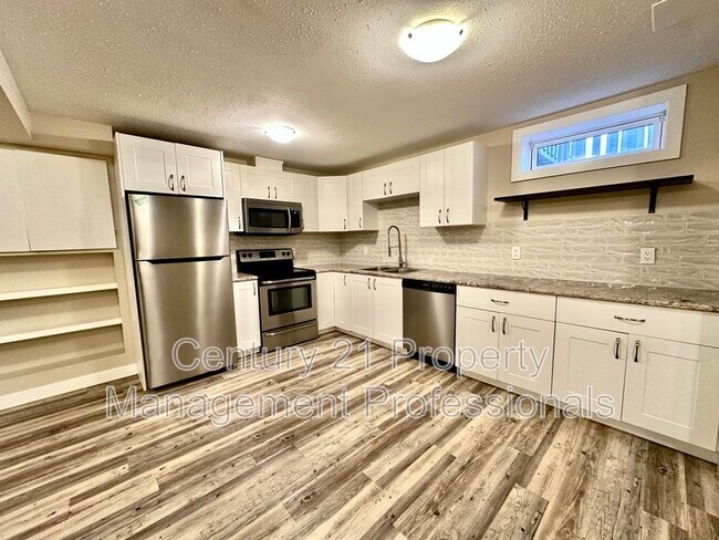 Photo du bâtiment - 8504-152A 152A Ave NW