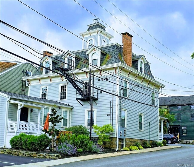 Building Photo - 60 Clinton St