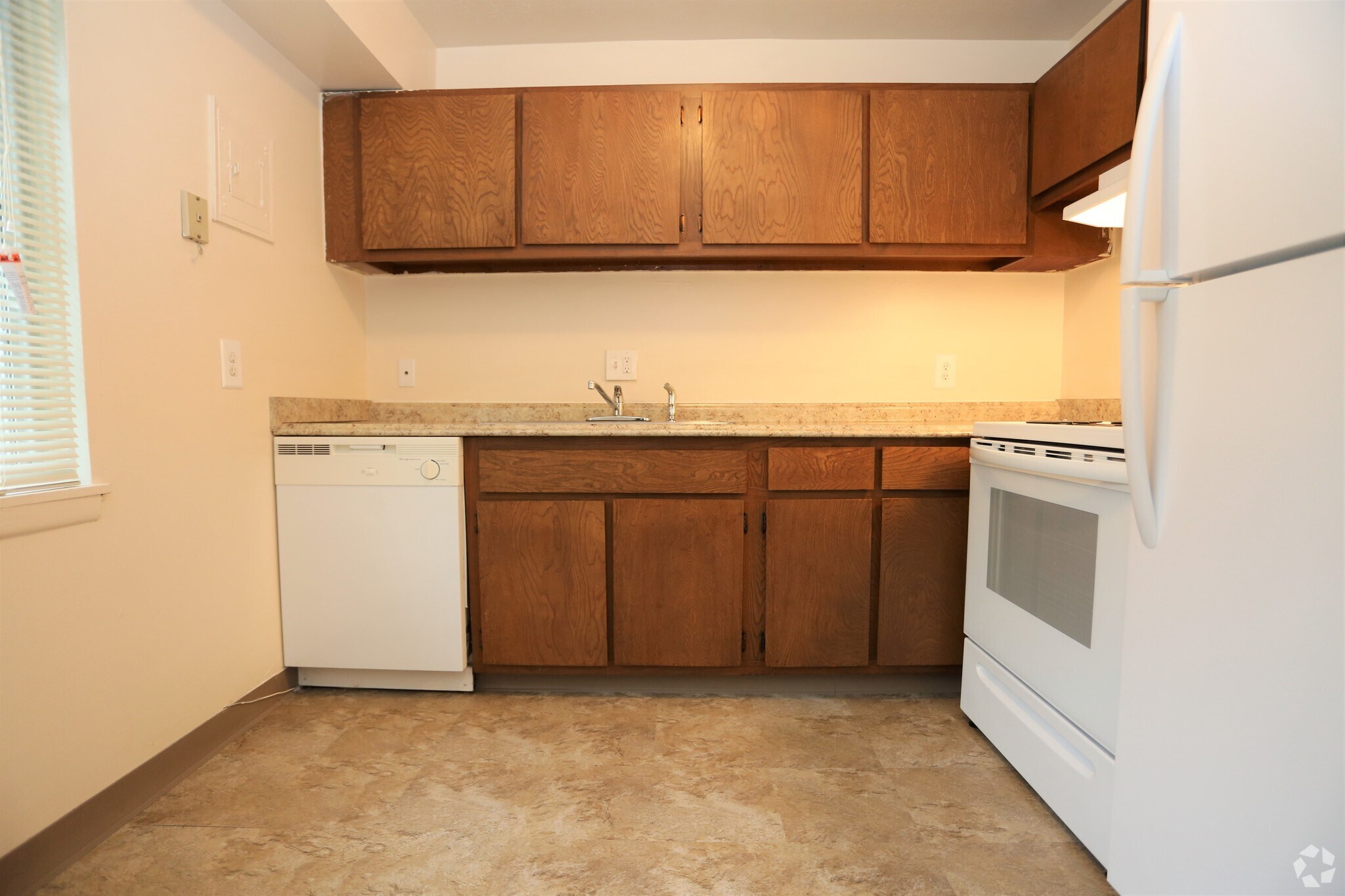 Brendan Court Apartments – photo 5