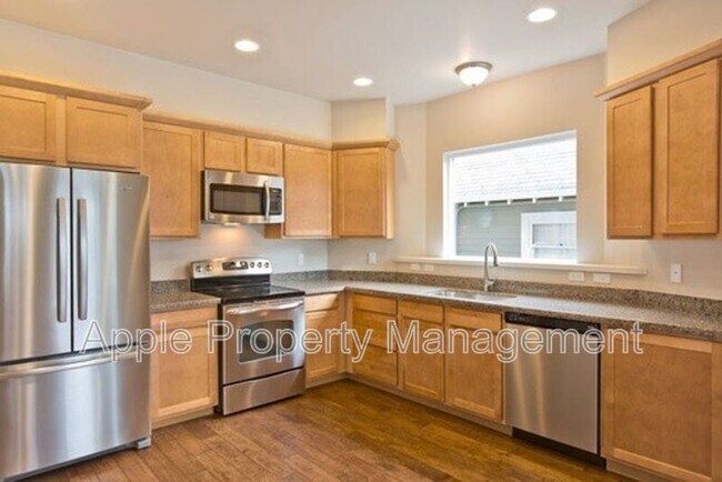 Foto del edificio - 556 1/2 Prospect St.