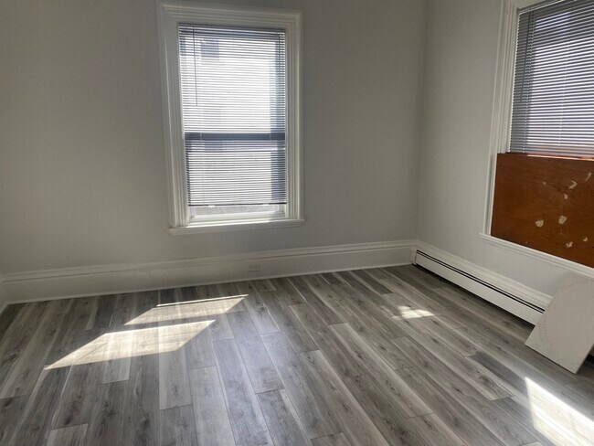 Building Photo - 110 Perkins St
