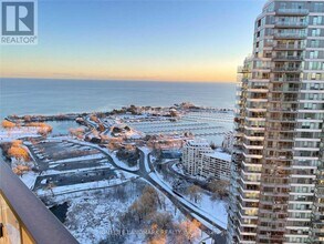 Building Photo - 2212 Lake Shore Blvd W