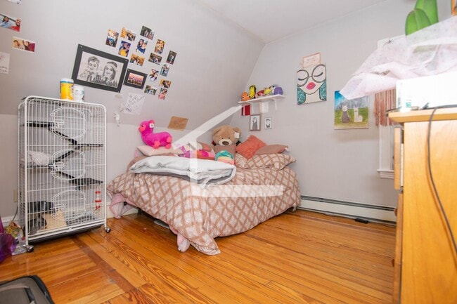Building Photo - Spacious 7 bed in Allston.... 2.5 Bath!!