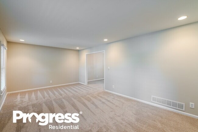 Foto del edificio - 6840 Womack Ct NW