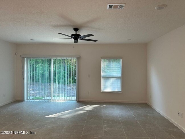 Foto del edificio - 3231 Penny Cove Ln