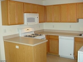 Building Photo - 165 Falcon Ridge Way N