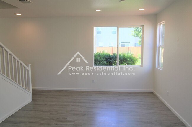 Building Photo - 4 br, 2.5 bath House - 9712 Marianna Way