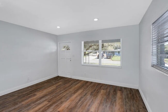 Foto del edificio - 56 56th St N