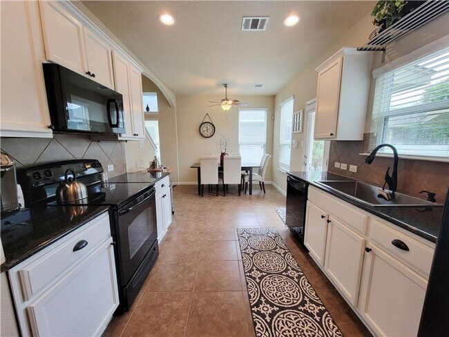 Building Photo - Charming 3 Bed / 2.5 bath Home in Cedar Park