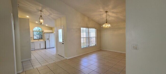 Foto del edificio - Single Family Pool Home in Indian Pointe, ...