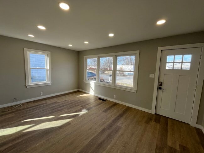 Building Photo - 2319 G Ave