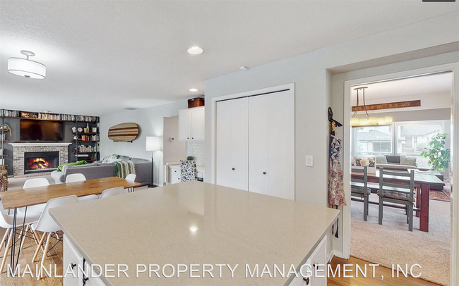 Foto del edificio - 4 br, 2.5 bath House - 5080 SW GREENWOOD CIR.