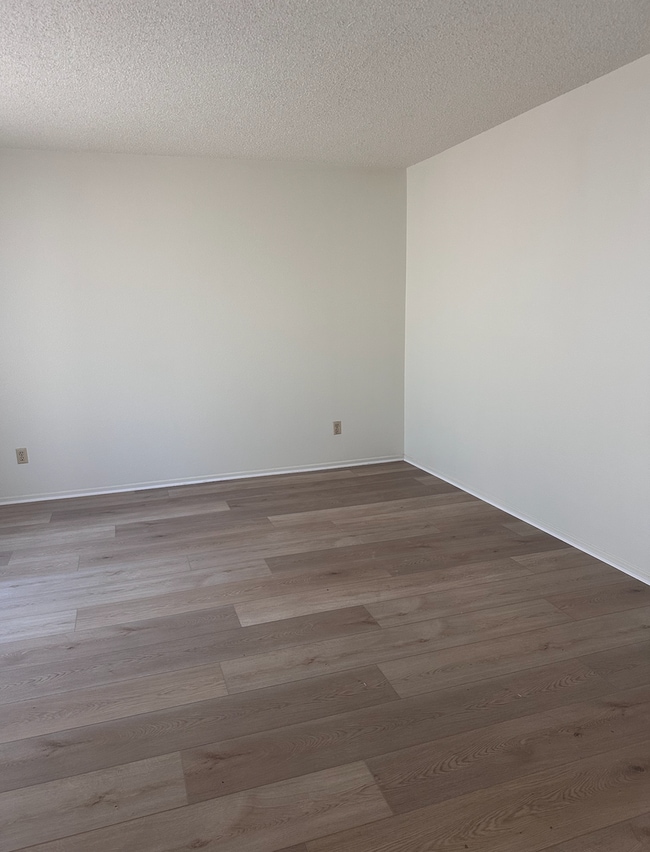 Building Photo - 3004 Monroe St