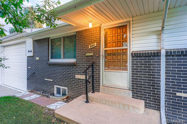 Building Photo - 944 S Potomac Ct