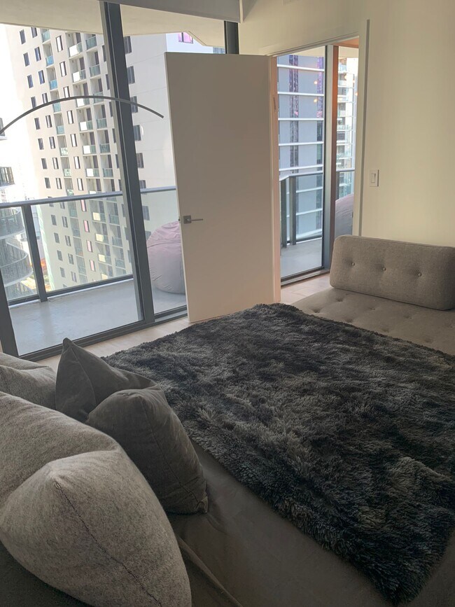 Foto del edificio - 45 SW 9th St