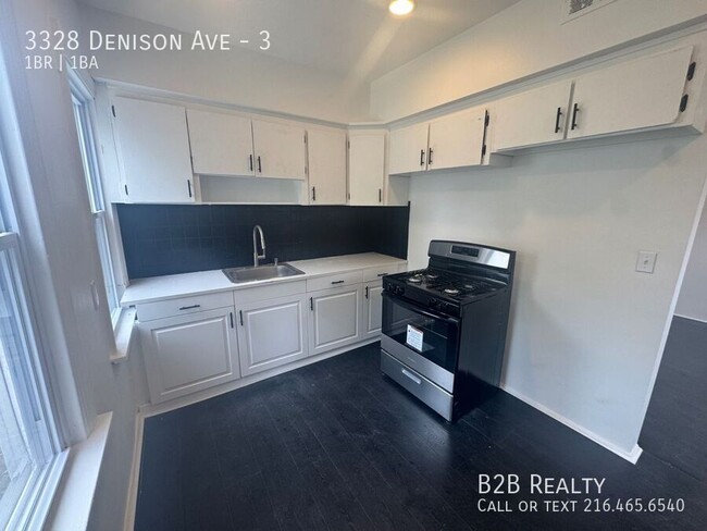Foto del edificio - 3328 Denison Ave