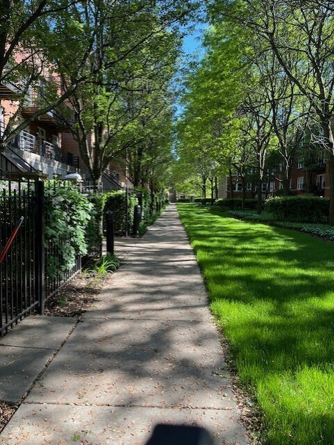 Foto del edificio - 1033 E 46th St