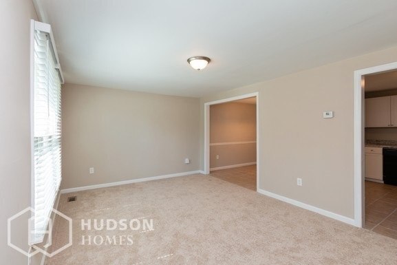 Foto del edificio - 5913 Maple Dr