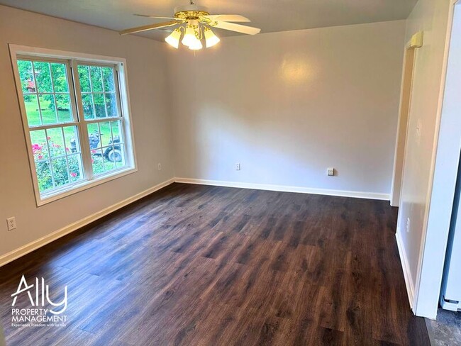Building Photo - 1571 Grove Hill Lane
