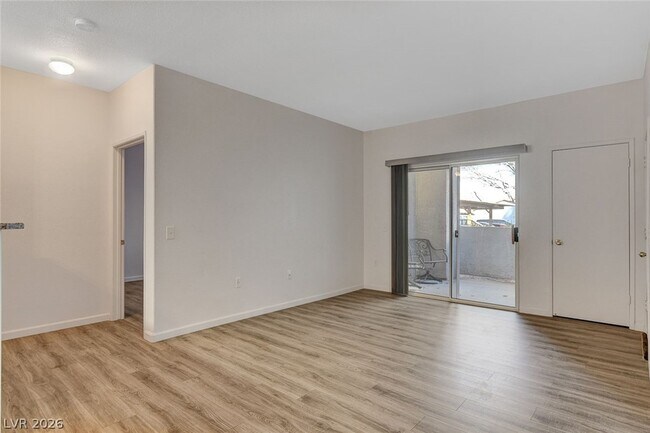 Foto del edificio - 2615 W Gary Ave