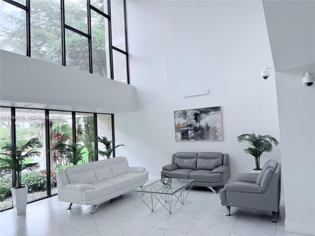 Foto del edificio - 16500 Golf Club Rd