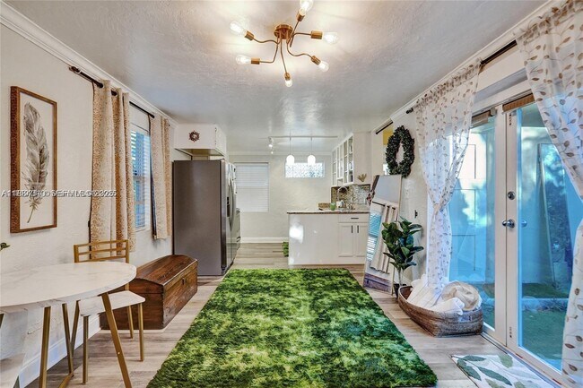 Foto del edificio - 620 NE 28th St