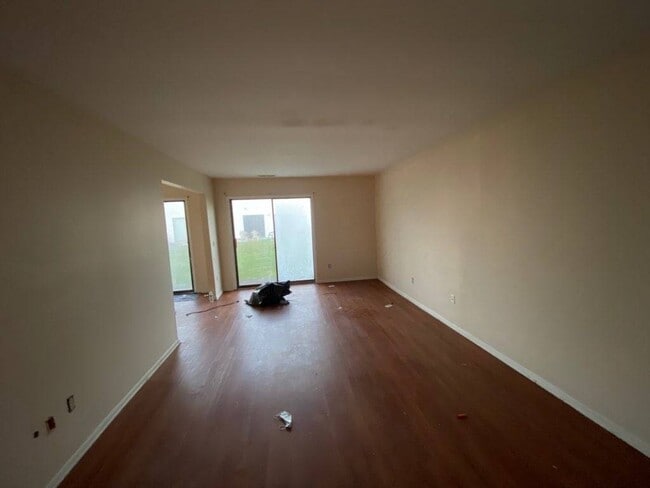 Building Photo - 14 Tarragon Dr