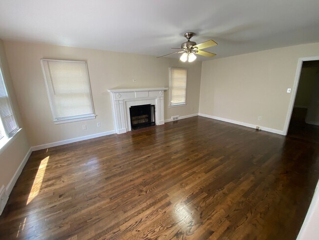 Building Photo - 4128