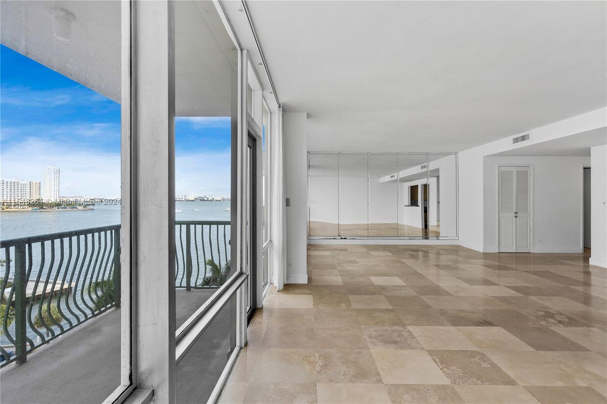 Foto principal - 1408 Brickell Bay Dr