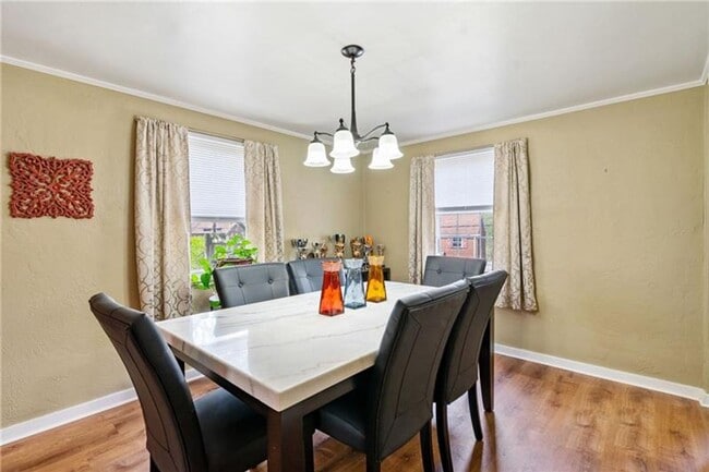 Building Photo - Fully Updated 3 Bed/1 Bath Home - Integral Garage, Laundry in Basement - Available Now in Penn Hi...