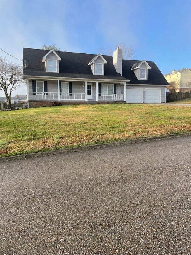 Primary Photo - Charming Cape Cod in Halls