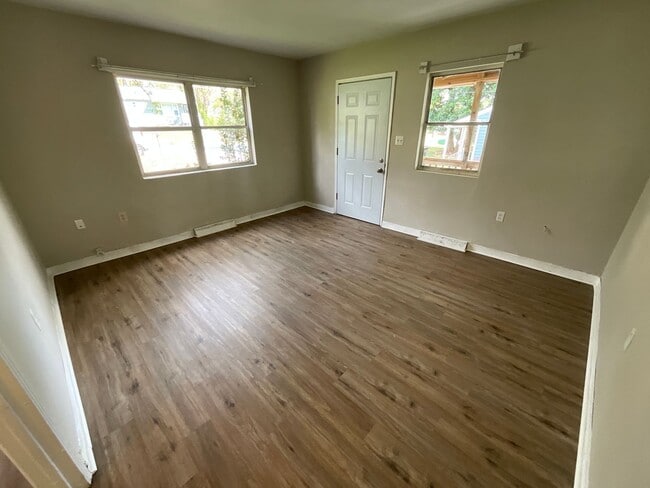 Foto del edificio - Near High Point University! Three bedroom cottage off University Pkwy in High Point