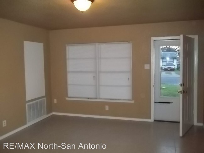 Building Photo - 4 br, 1 bath House - 4251 Wild Oak Dr