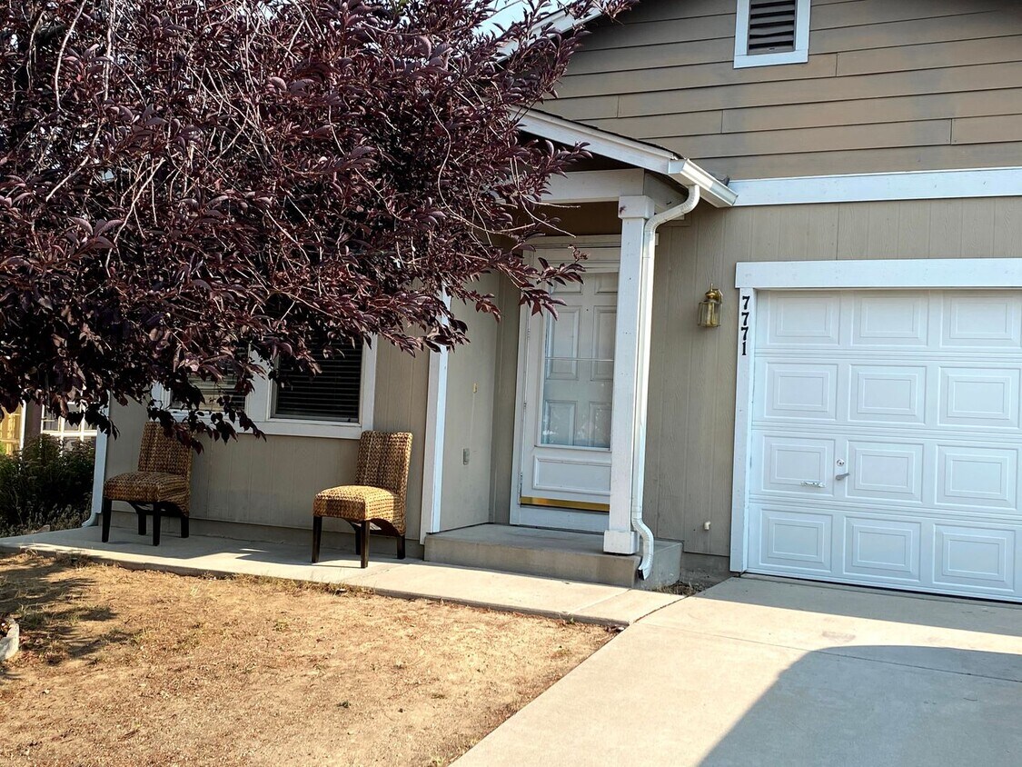 Primary Photo - 3 bedroom house located in the North Valleys