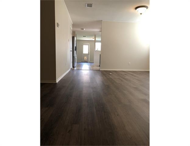 Building Photo - 1712 Pebble Brook Way