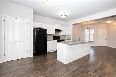 Building Photo - 156 Daisy Cir