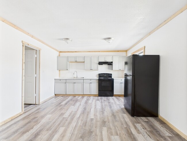 Building Photo - 2881 Elvira Ave
