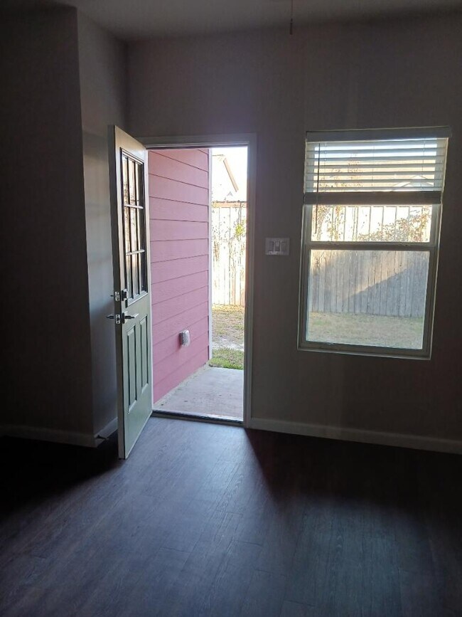 Foto del edificio - 21361 W Wallis Dr